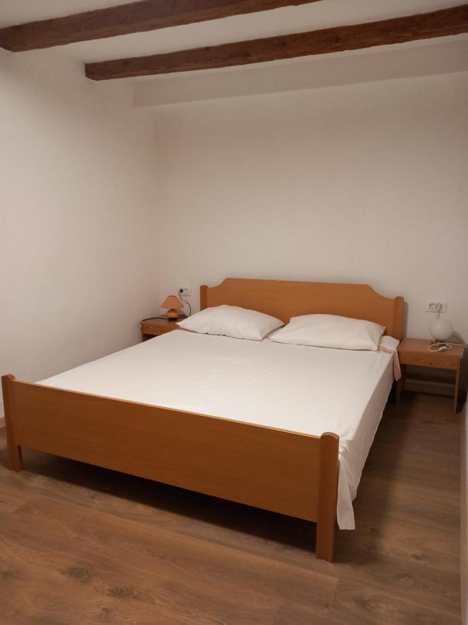 Holiday Home Loznati Црес Экстерьер фото