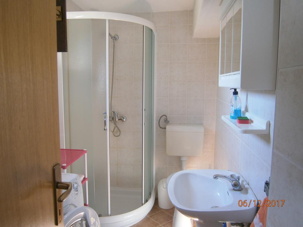 Holiday Home Loznati Црес Экстерьер фото
