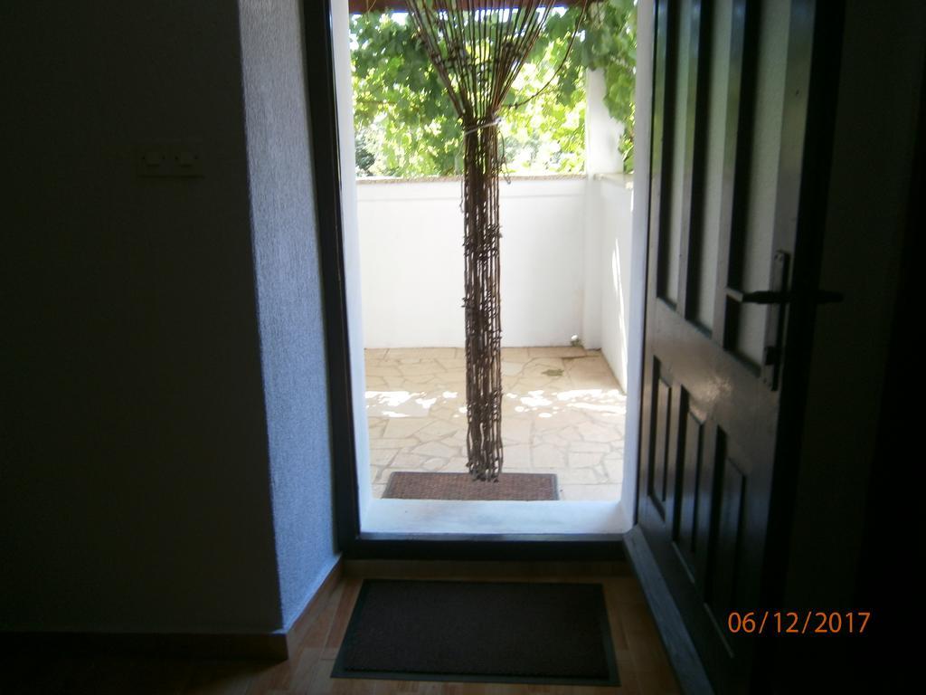 Holiday Home Loznati Црес Экстерьер фото