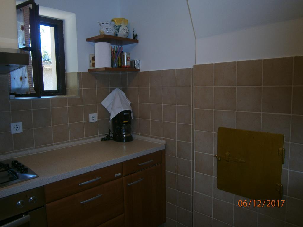 Holiday Home Loznati Црес Экстерьер фото